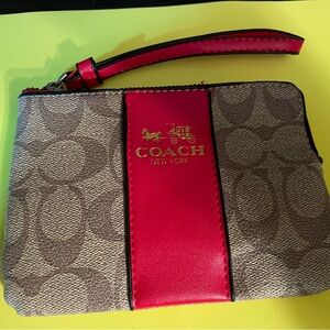 NEW COACH WRISTLET